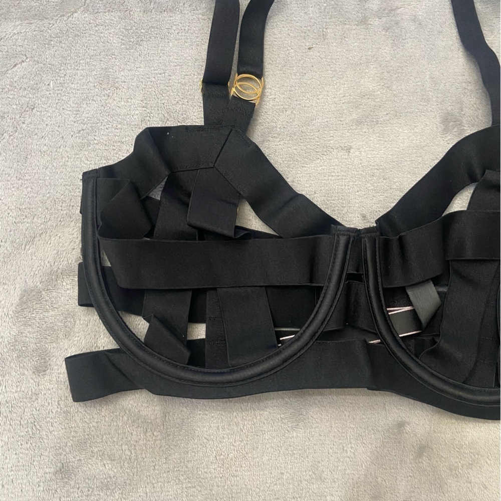 New! Victoria's Secret Very Sexy Strappy Unlined Balconette Bra 10349 - Picture 5 of 9